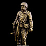 Бронзовая статуэтка "Солдат: 75 лет Победы", фотография 5. Интернет-магазин ЛАВКА ПОДАРКОВ