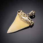 0059548 АМУЛЕТ зуб  белой акулы 3см, благородный металл