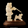 Скульптура из кости "Охотник с собакой", фотография 2. Интернет-магазин ЛАВКА ПОДАРКОВ