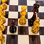Шахматы деревянные с янтарными фигурами 37х37 см, фотография 5. Интернет-магазин ЛАВКА ПОДАРКОВ