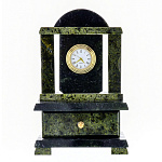 5673/2002 Нат.камень Часы со шкатулкой змеевик