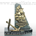 10791/4.103.0 Бронза. Статуэтка "Адмиралтейский" Змеевик 