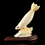 Скульптура "Нерпа" из зуба кашалота