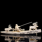  Бивень моржа  Композиция на подставке "Оленья упряжка" Гравировка, резьба