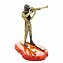 Статуэтка с янтарем "Биатлонист", фотография 1. Интернет-магазин ЛАВКА ПОДАРКОВ