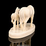 Скульптура из кости "Лошади на лугу", фотография 4. Интернет-магазин ЛАВКА ПОДАРКОВ