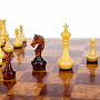 Шахматный ларец из березового капа с янтарными фигурами 42х42 см, фотография 4. Интернет-магазин ЛАВКА ПОДАРКОВ