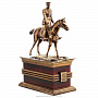 Деревянная резная скульптура "Жуков на коне". Высота 53 см, фотография 2. Интернет-магазин ЛАВКА ПОДАРКОВ