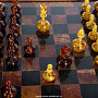 Шахматы с полем из камня и янтарными фигурами 43х43 см, фотография 5. Интернет-магазин ЛАВКА ПОДАРКОВ