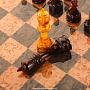Шахматы из карельской березы с фигурами из янтаря 46х46 см, фотография 6. Интернет-магазин ЛАВКА ПОДАРКОВ