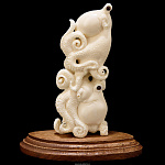 Скульптура "Осьминоги" (клык моржа)