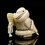 Скульптура из кости "Ворон рыбак", фотография 1. Интернет-магазин ЛАВКА ПОДАРКОВ
