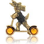 0045339/1482.4 Брошь Собака на самокате (коньячный)