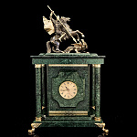 0032065 Нат.камень ЧАСЫ-СЕЙФ "Георг.Победоносец",Мрамор зеленый