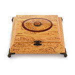 0059243 Нат.дерево ЛАРЕЦ РЕЛЬЕФНЫЙ 24*20*9см Карельская береза