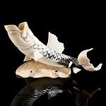  КАРАНДАШНИЦА "РЫБКА" рог горного козла, клык моржа, подставка- клык моржа