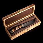 0053700/37*13*9см Кар.береза НОЖ Сувенирный в шкатулке дамаск, кожаные ножны
