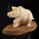  Изделия из кости Скульптура "Носорог" Клык моржа, Эбеновое дерево, Мербау А998