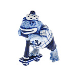 8310 Гжель Скульптура "Жабенок на самокате" 9*5см Авт. Черновы Л.и В.