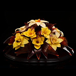 0062087-НП ЦВЕТОЧНАЯ КОМПОЗИЦИЯ НАСТОЛЬНАЯ Янтарь, дерево, лак.