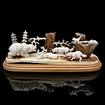 0070257 Кость. Скульптура "НЕЗВАННЫЙ ГОСТЬ" рог лося Авт. работа