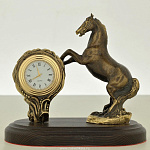 0139232/часы Бронза Скульптура "Конь на дыбах "средний подст.дерево