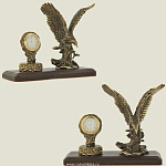 0139137/часы Бронза Скульптура "ОРЕЛ" подст.дерево