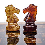 Шахматы с инкрустацией и фигурами из янтаря 28х28 см, фотография 4. Интернет-магазин ЛАВКА ПОДАРКОВ