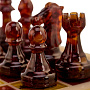 Шахматы с инкрустацией и фигурами из янтаря 28х28 см, фотография 7. Интернет-магазин ЛАВКА ПОДАРКОВ