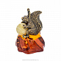 Статуэтка с янтарем "Белка с шаром", фотография 1. Интернет-магазин ЛАВКА ПОДАРКОВ