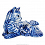 Фарфоровая статуэтка "Кошка с бабочкой". Гжель, фотография 2. Интернет-магазин ЛАВКА ПОДАРКОВ