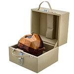 0070325 Янтарь Скульптура "ЯБЛОКО" в кейсе дер. Тинео, американский орех