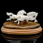 Скульптура из рога лося "Лошади. Навстречу ветру", фотография 4. Интернет-магазин ЛАВКА ПОДАРКОВ