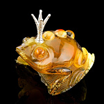 0052825 Нат.камень Скульптура Авторская "Лягушка-царевна"Янтарь натуральный