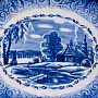 Тарелка декоративная "Зима в деревне". Гжель, фотография 2. Интернет-магазин ЛАВКА ПОДАРКОВ