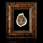 0064422/5 Бивень мамонта ПАННО в раме "Лев" 27*23/15*11см (черная коробка)