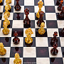 Шахматный ларец с янтарными фигурами "Европа" 49х49 см, фотография 7. Интернет-магазин ЛАВКА ПОДАРКОВ