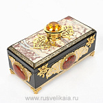 0016195 Златоуст ШКАТУЛКА УКРАШЕННАЯ Яшма(кабошоны), позолота, Корунд, в П/У 