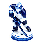 0057984/коб Гжель Скульптура ХОККЕИСТ  13см