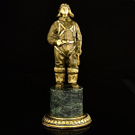 11515 Бронза Скульптура "Авиатор"Змеевик (4.38)