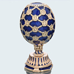 204161/Е09-8С-13 Традиции ФАБЕРЖЕ Сувенир ЯЙЦО пасх.малое"Решетка с СОБОРОМ" 