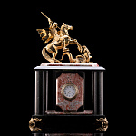 0059141  Нат камень ЧАСЫ "Г.Победоносец"  точеные столбы 