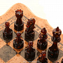 Шахматы из карельской березы с фигурами из янтаря 46х46 см, фотография 5. Интернет-магазин ЛАВКА ПОДАРКОВ