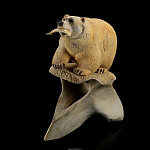 Скульптура из кости кита "Удачливый рыбак"