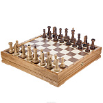 Шахматный ларец с деревянными фигурами