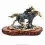 Статуэтка с янтарем "Степные лошади", фотография 1. Интернет-магазин ЛАВКА ПОДАРКОВ
