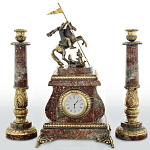 0021696/5002 Нат.камень ЧАСЫ В НАБОРЕ"Георгий Победоносец" с подсвечниками (5002)