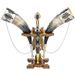 39671 Оружие сувенирное КИНЖАЛ средний и 2 рога на подставке (рожки 30см)