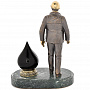 Статуэтка с часами "Рабочий нефтяной промышленности", фотография 2. Интернет-магазин ЛАВКА ПОДАРКОВ
