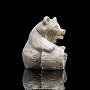Скульптура из рога лося "Медведь с бочкой", фотография 2. Интернет-магазин ЛАВКА ПОДАРКОВ